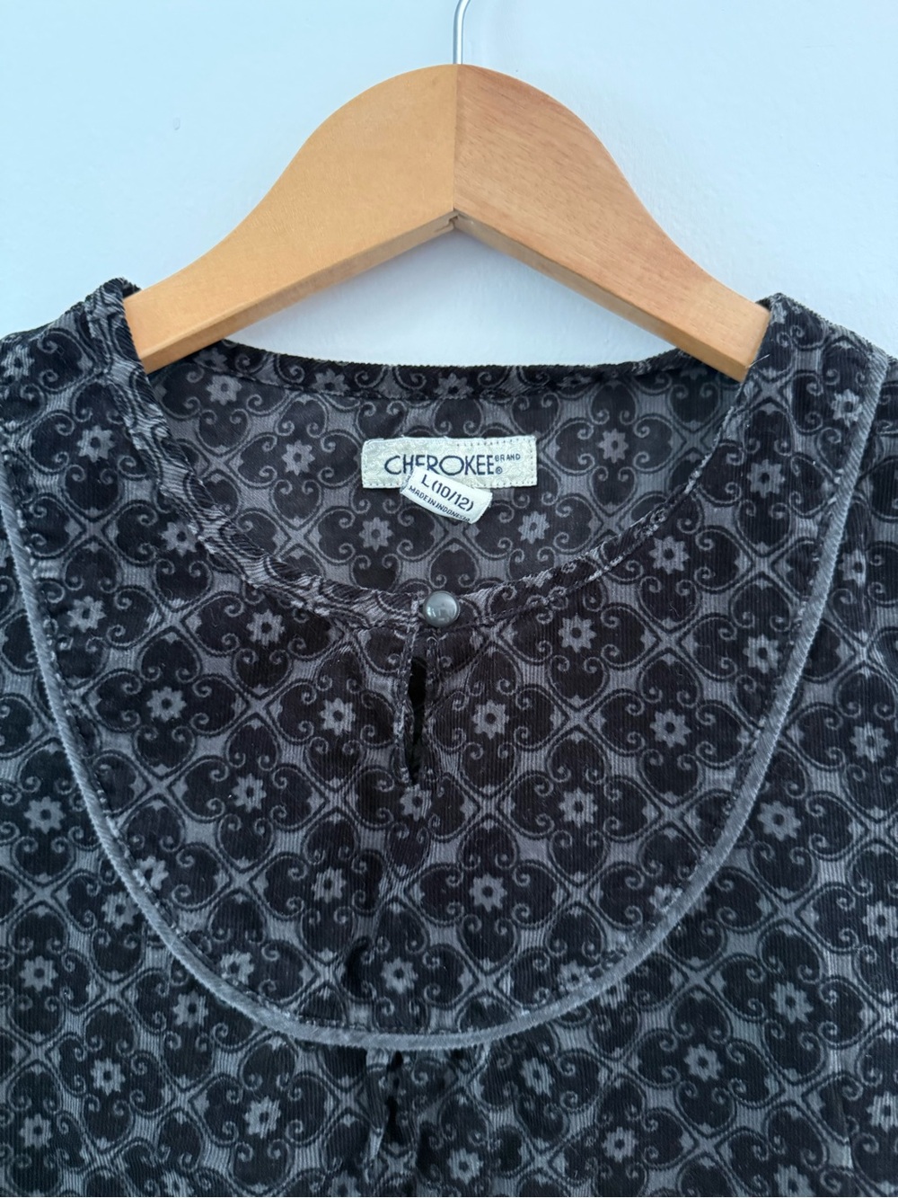 Cherokee Black Printed velvet Cap-Sleeve dress - Picture 3 of 7
